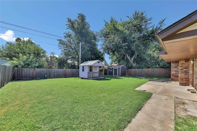 Building Photo - 512 N Morgan Dr