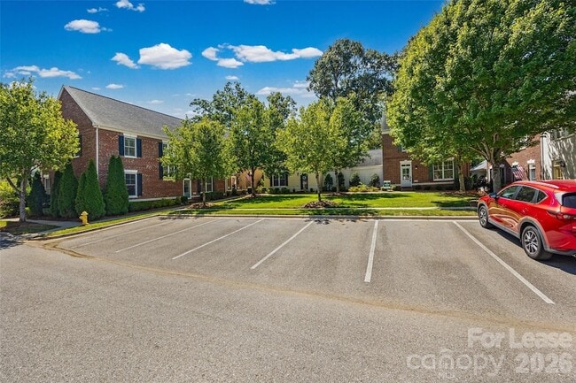 Building Photo - 706 Kingsley Way