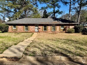 Building Photo - Quiet 3 bed 2 bath home