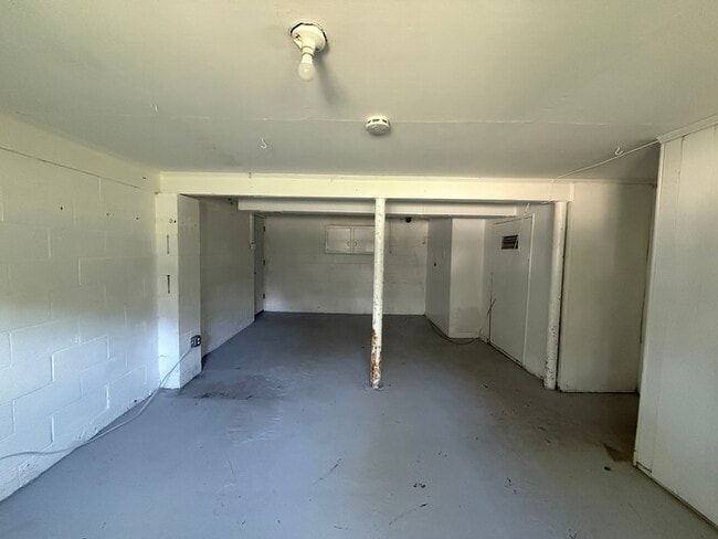 Building Photo - 309 Ellis Ct