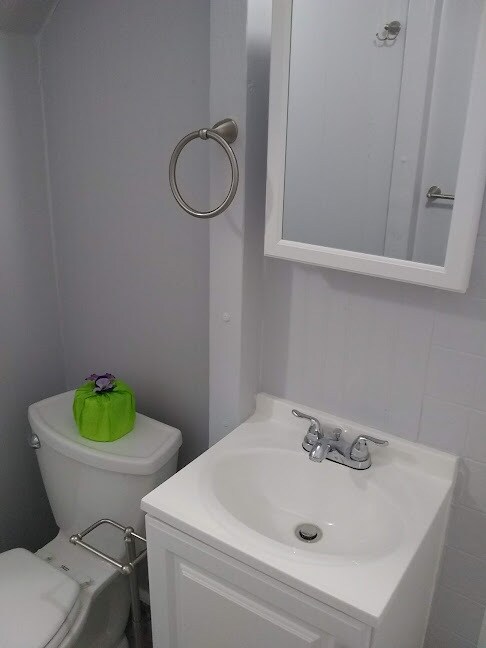 Building Photo - 201 Lake Dr