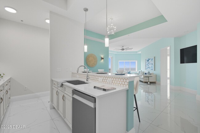 Building Photo - 200 Ocean Crest Dr