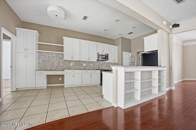Building Photo - 10642 Roundwood Glen Ct
