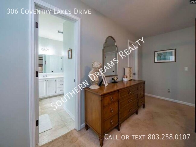 Building Photo - 306 Coventry Lake Dr