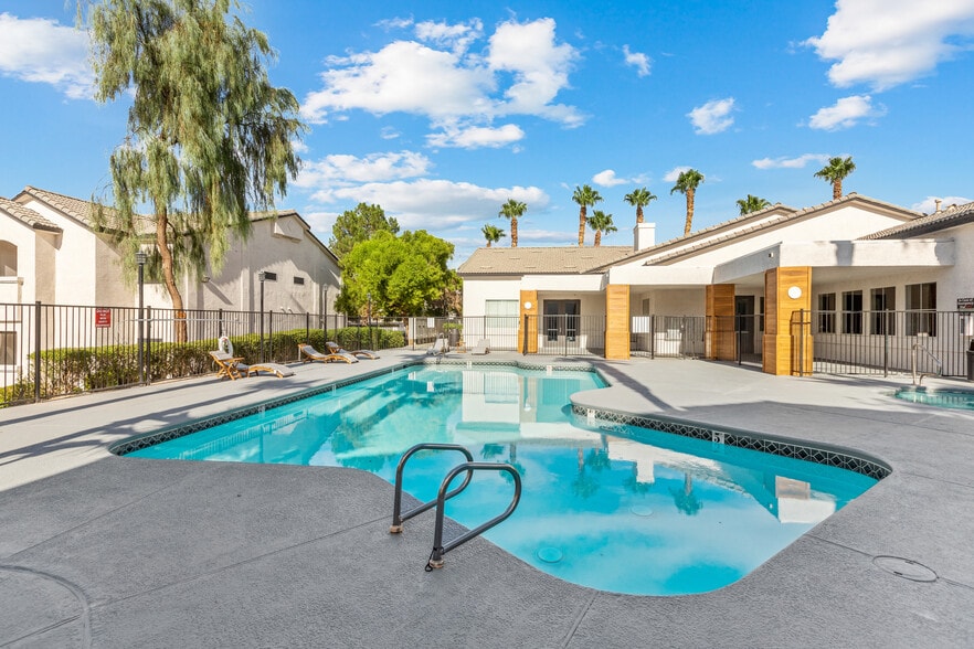 Primary Photo - The Solena Apartments