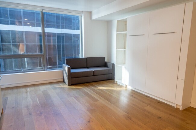 Building Photo - 0bd/1ba Seattle Condo