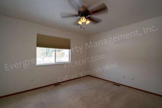 Building Photo - 2302 Turquoise St