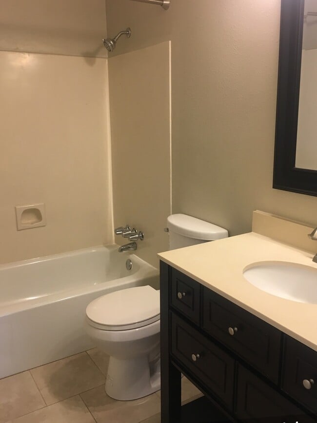 Building Photo - MAISON ROUGE TOWNHOMES  2BR/2.5BT  OFF COU...
