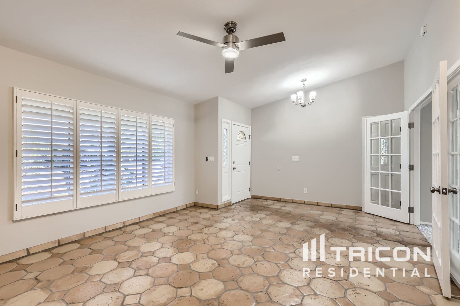 Building Photo - 4809 W Cochise Dr