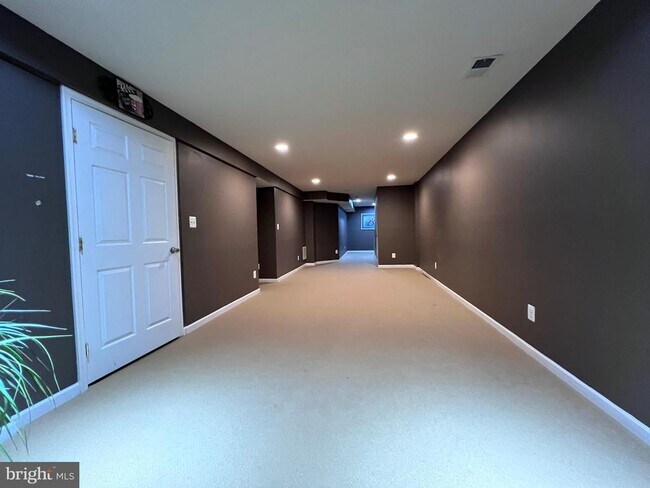 Building Photo - 3925 Beeker Mill Pl