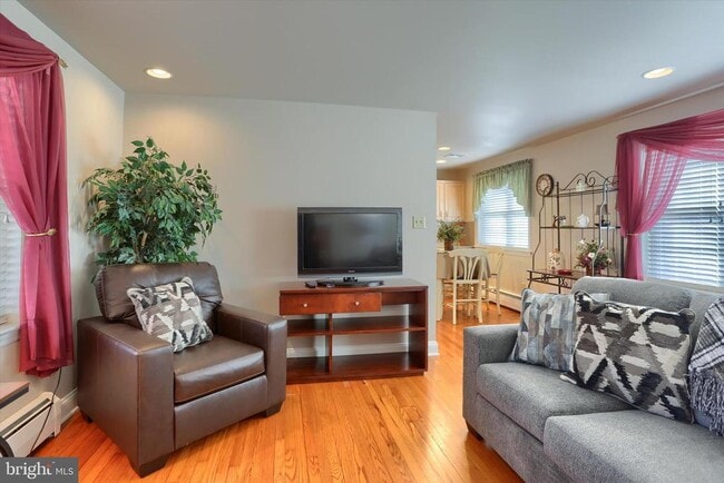 Building Photo - 2406 Roundtop Rd