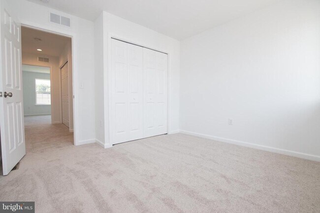 Building Photo - 1817 Shady Ln