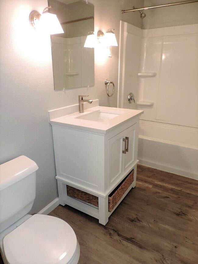 Building Photo - $1,400 | 3 Bedroom, 1 Bathroom Top Floor Duplex | No Pets | Available for August 1st, 2026 Move In!