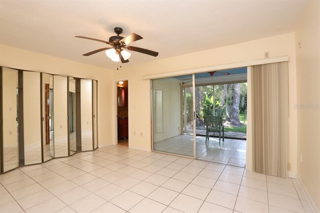 Building Photo - 4755 Village Garden Dr