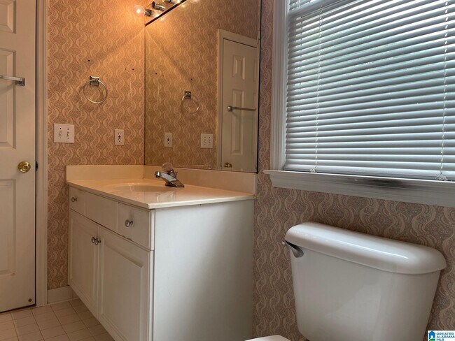 Building Photo - 2301 Vestbrook Dr