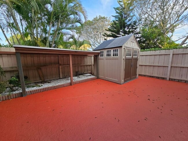 Building Photo - 6163 Seven Springs Blvd