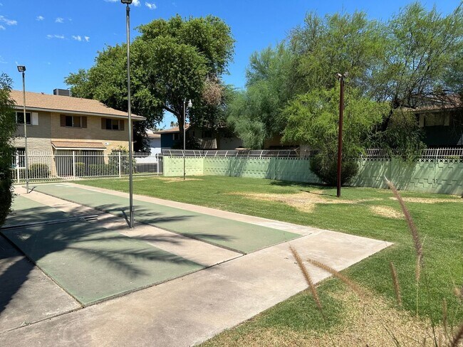 Building Photo - Charming 3BR Townhome in Phoenix