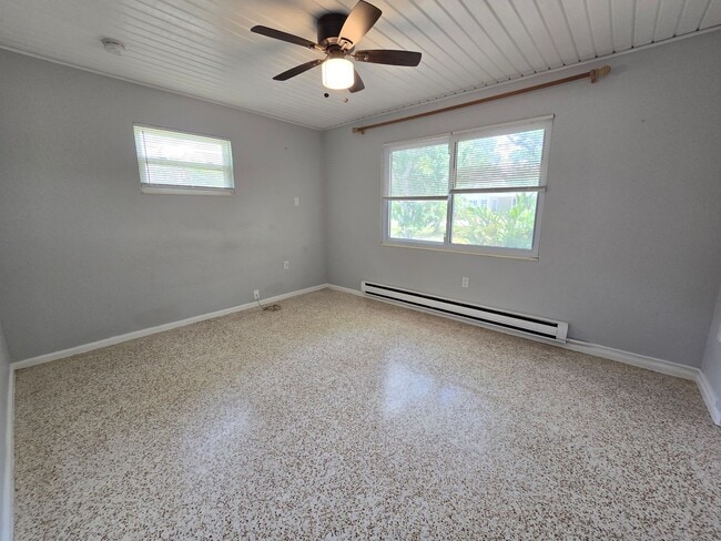 Building Photo - 6346 Beechwood Ave