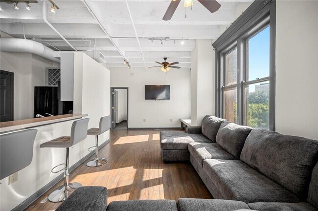 Building Photo - 32 Peachtree St NW