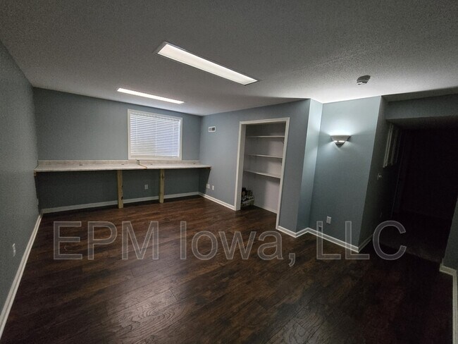 Building Photo - 1138 White Ivy Pl NE