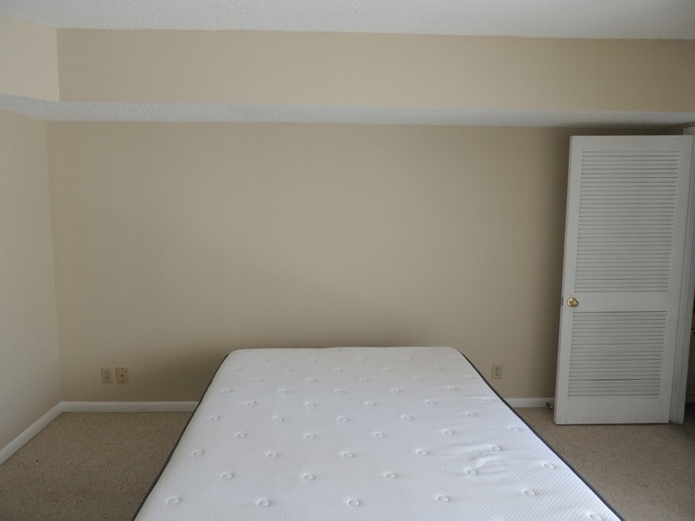 Bedroom - 900 19th Ave S