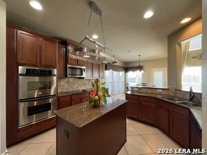 Building Photo - 10500 Hunter Heights