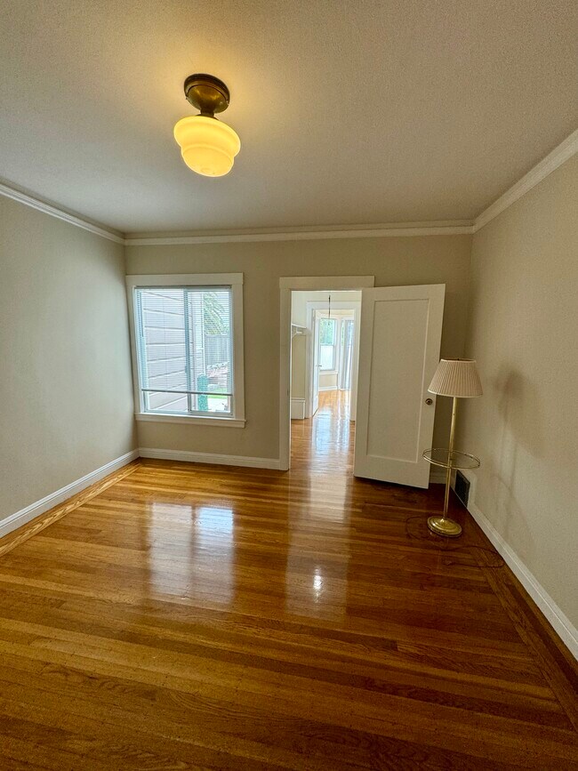 Building Photo - 2538 15th Ave