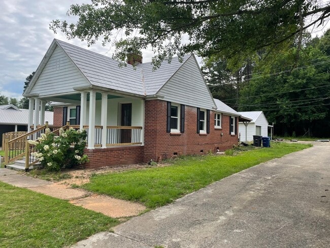 Building Photo - 408 Rockridge Ave