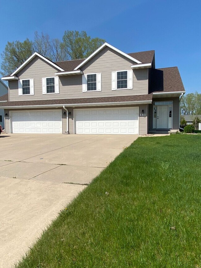 Primary Photo - Rotherham: 151-153 East River Drive Duplex