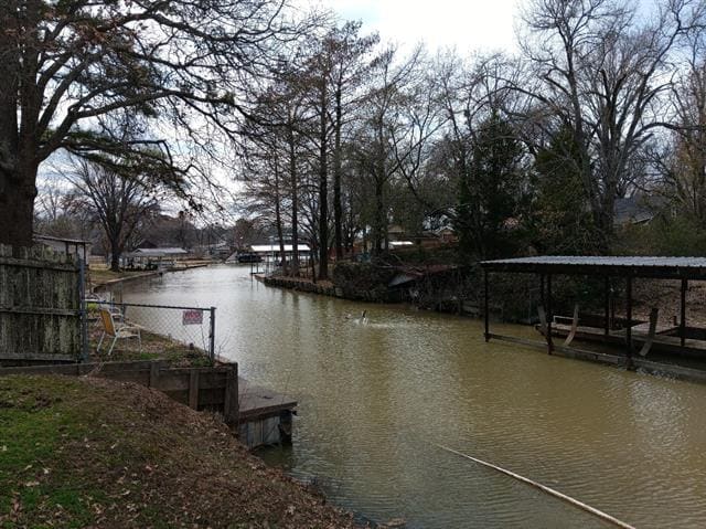 Building Photo - 519 Jolly Dr