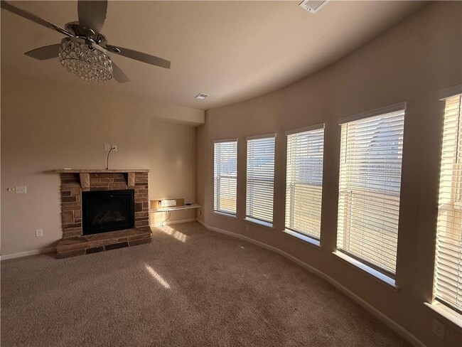 Building Photo - 1013 Autumn Dr