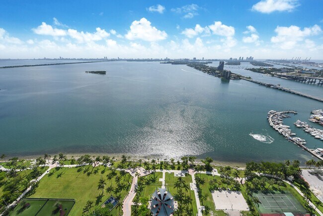 Building Photo - 488 NE 18th St