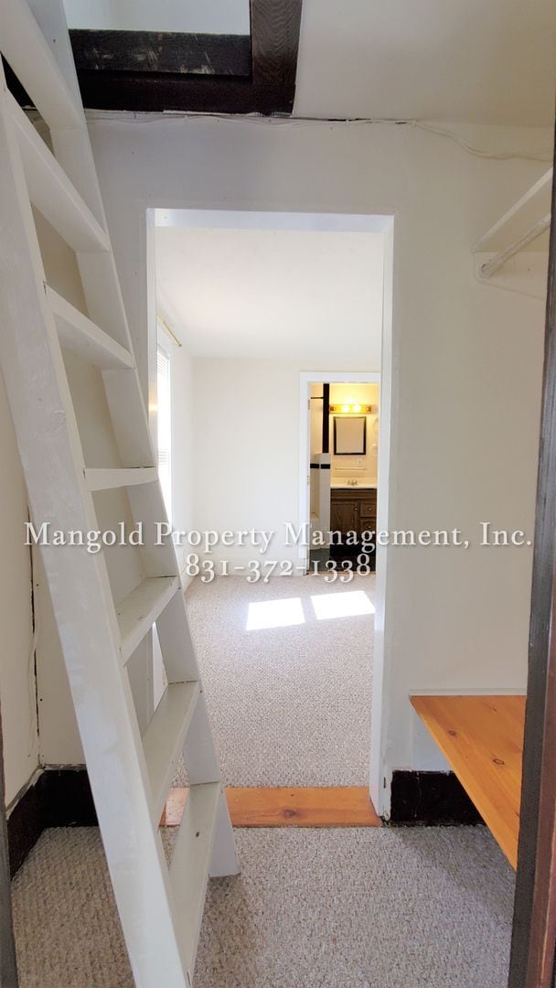 Building Photo - 2-Bedroom PLUS Loft Home Downtown Monterey
