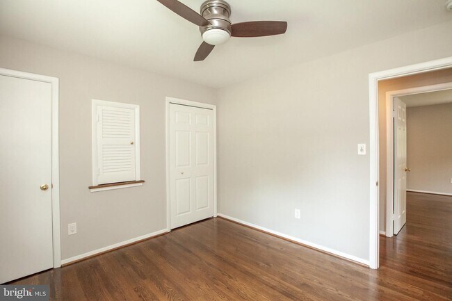 Building Photo - 2533 Hillsman St