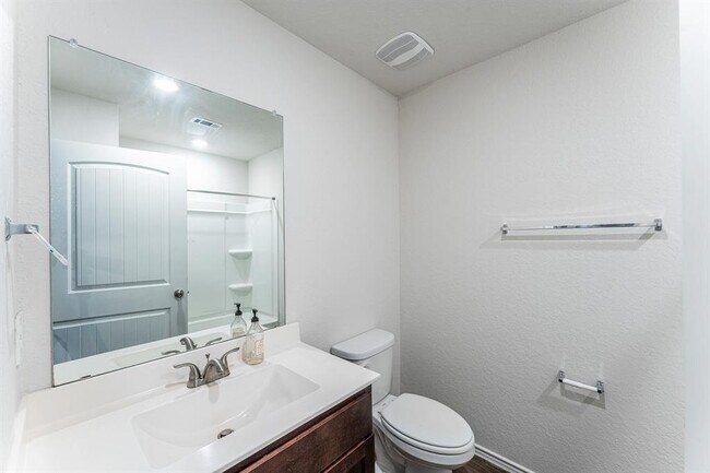 Building Photo - 317 Lily Pond Trl