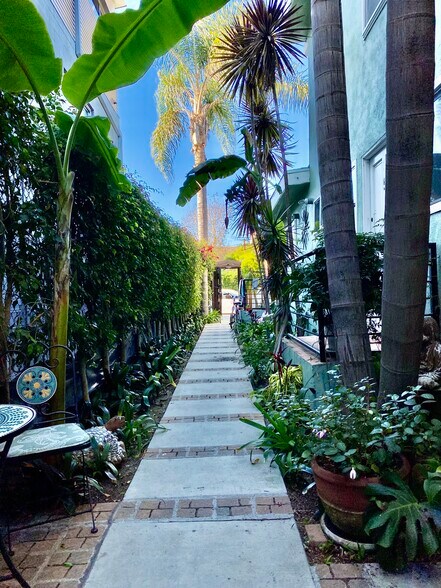 Building Photo - 538 Brooks Ave