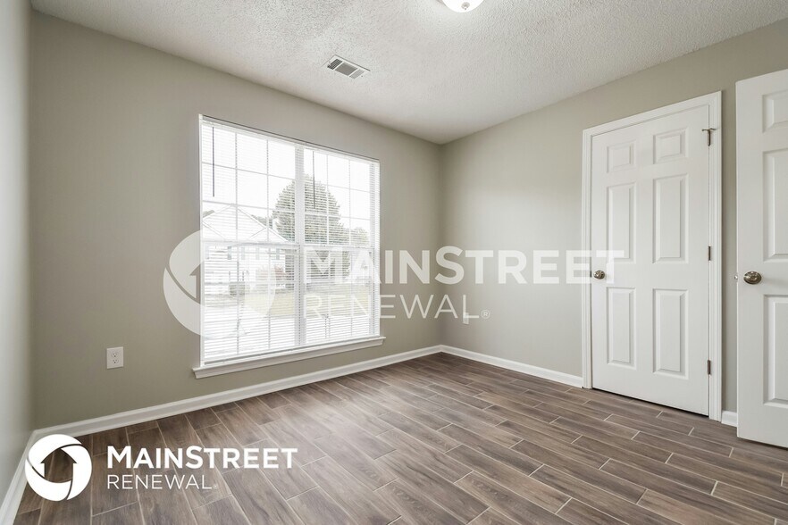 Building Photo - 9407 Rollinghills Dr