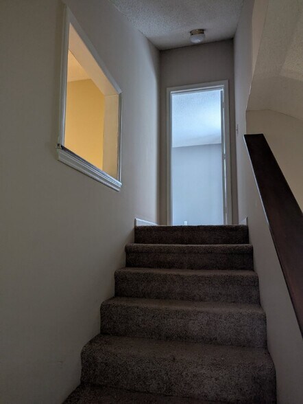 Building Photo - 6012 Treetop Ct