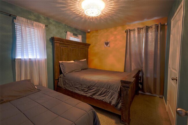 Building Photo - 14919 Hartsmith Dr