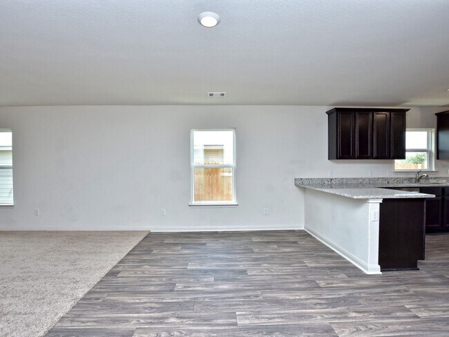 Building Photo - 1794 SF Home in Stonebridge Crossing - 4 B...
