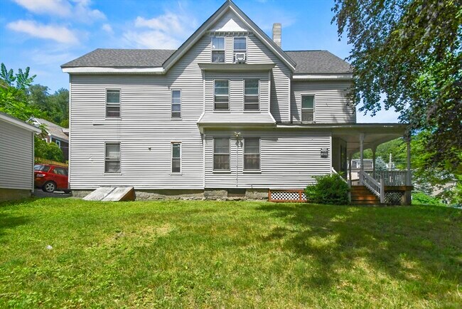 Building Photo - 198-200-200 Blossom St