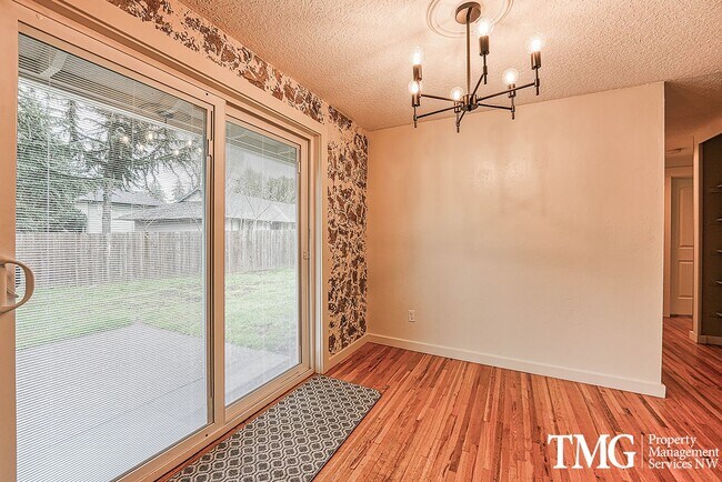 Building Photo - Classic Ranch Style home with 2 Bed 1.5 Bath and Large Backyard!