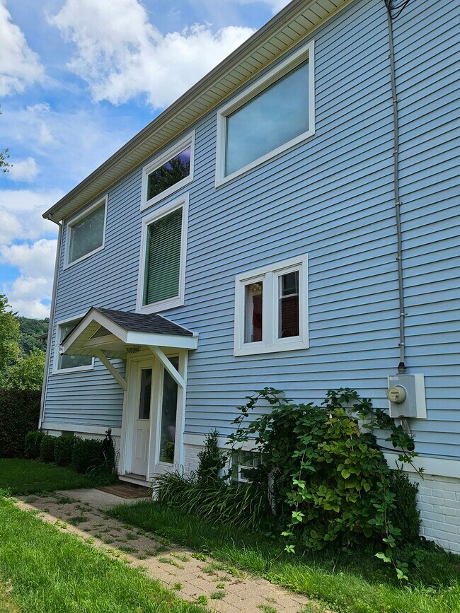 Building Photo - 5105 River Rd