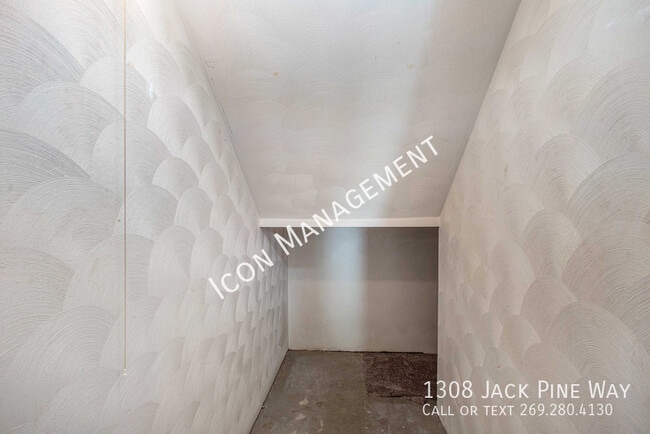 Building Photo - 1308 Jack Pine Way