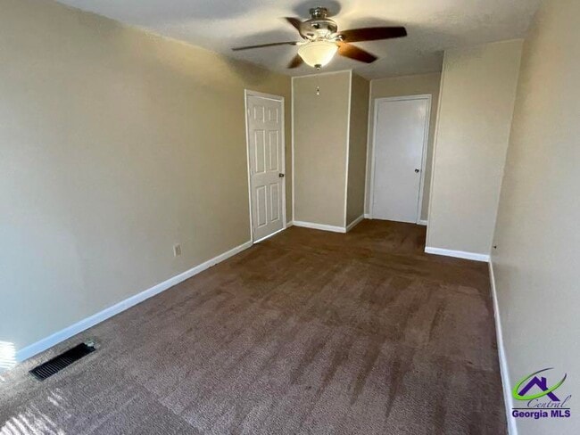 Building Photo - 111 Nix Way