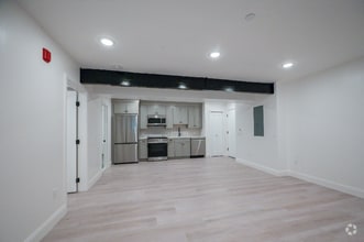 Building Photo - 126 Adelaide Ave
