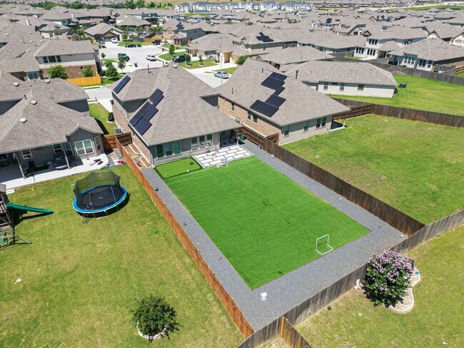 Building Photo - Welcome to your slice of paradise in Round...