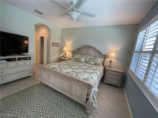 Building Photo - 10630 Camarelle Cir