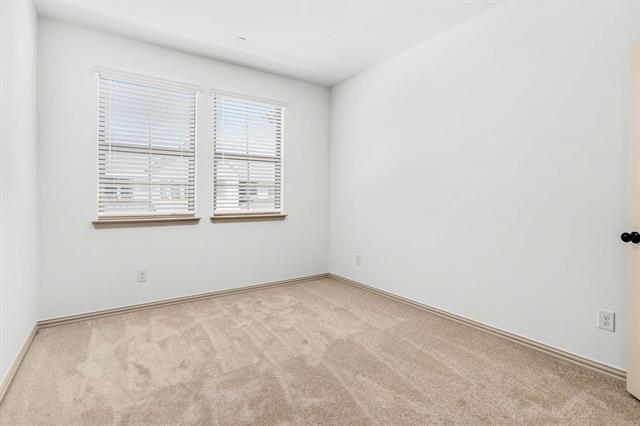 Building Photo - 508 Parkside Dr