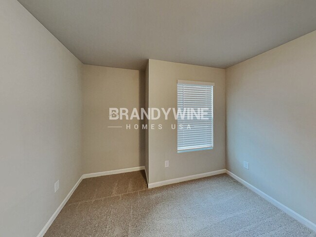 Building Photo - LUXURY COMMUITY! CRESTVIEW at Towne Lake!!...